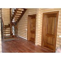 Установка деревянной двери в доме